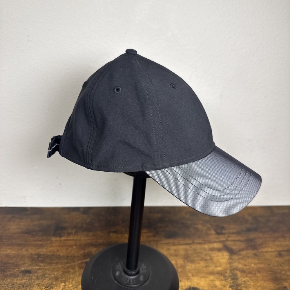 Lululemon Reflective Bill Hat Black Strap Back Running Lightweight Athletic EUC